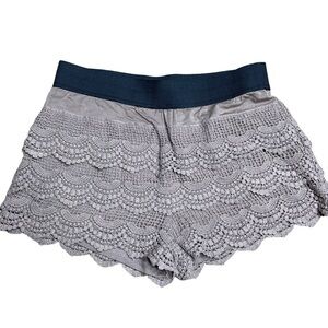Umgee tan lace layered shorts medium